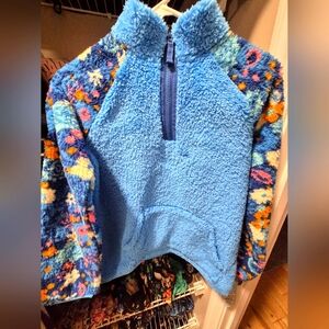 Kids Cat & Jack size 14 (xl) Blue Fleece Pullover with Floral Sleeves